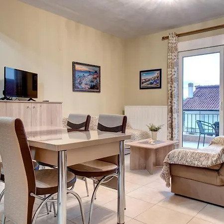 Achilleas Appartement *