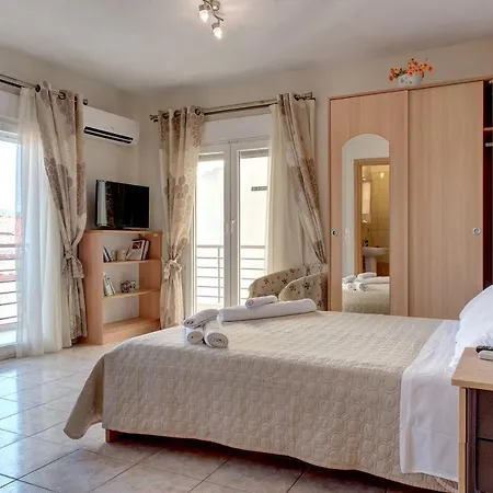 Achilleas Apartamento *