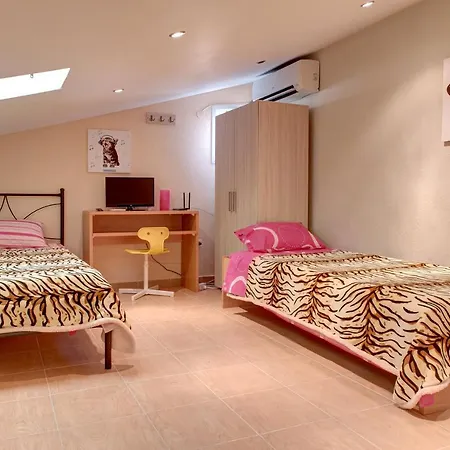 Apartment Achilleas *