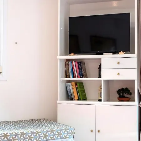 Achilleas Apartamento *