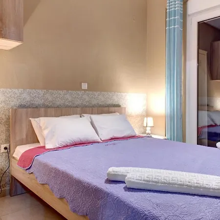 Achilleas Apartamento *